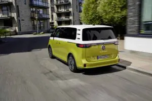 Tina skiftede sin store Audi ud med et elektrisk rugbrød