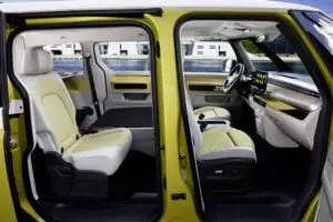 Tina skiftede sin store Audi ud med et elektrisk rugbrød