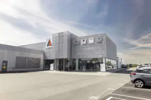 Jubilar er klar til 20 år mere hos Autocentralen