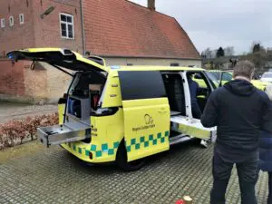 Autocentralen har leveret imponerende elektrisk akutbil til Falck