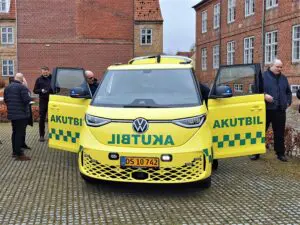 Autocentralen har leveret imponerende elektrisk akutbil til Falck