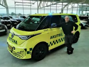 Autocentralen har leveret imponerende elektrisk akutbil til Falck