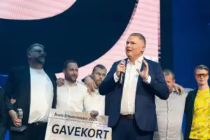 Autocentralen i Horsens kåret som bedste Volkswagen Erhverv-bilhus