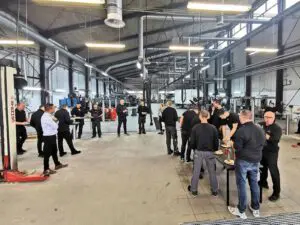 Lærling fra Autocentralen modtager helt særlig anerkendelse