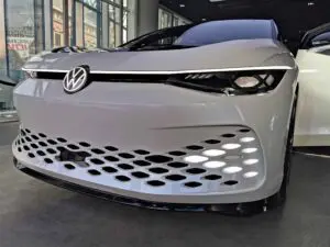 Gigantisk el-stationcar på vej fra Volkswagen