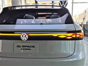 Gigantisk el-stationcar på vej fra Volkswagen