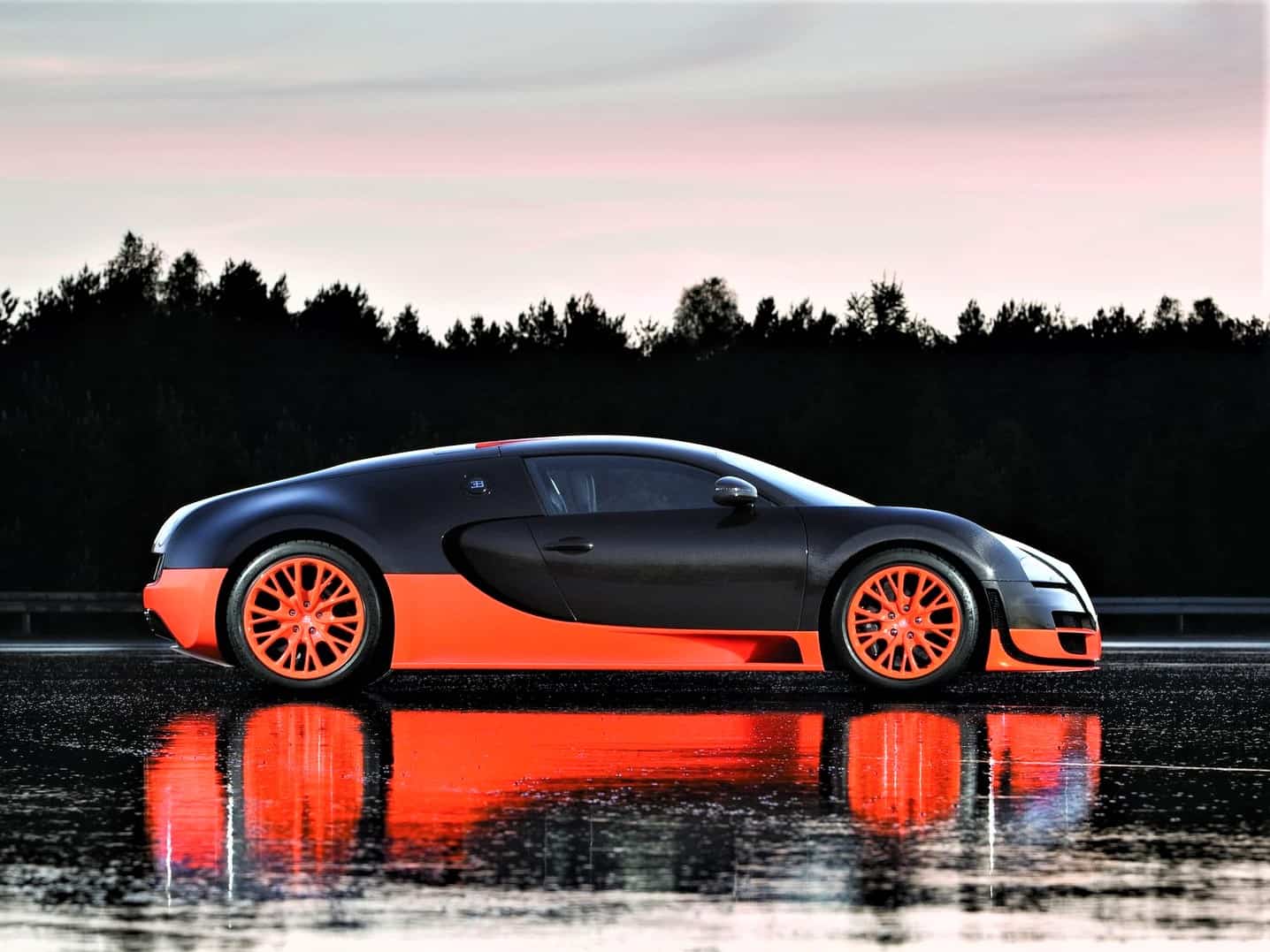 Bugatti Veyron er en del af Strøjer Samlingen